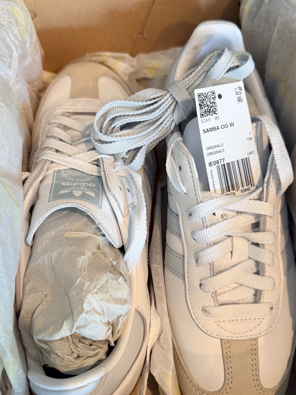 adidas Samba OG W Sneakers in White and Light blue